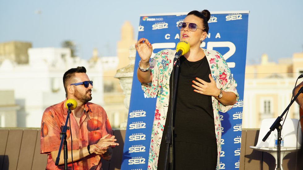 Nina Alemania canta, junto a su hermano Tomy, una oda al puchero de su madre, incluida en su disco "Perfecta" Nina Alemania canta, junto a su hermano Tomy, una oda al puchero de su madre, incluida en su disco "Perfecta"