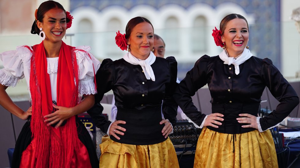 El grupo de danzas Adolfo de Castro representó de forma maravillosa el folclore gaditano en la final del Doctorado Honoris Cádiz El grupo de danzas Adolfo de Castro representó de forma maravillosa el folclore gaditano en la final del Doctorado Honoris Cádiz