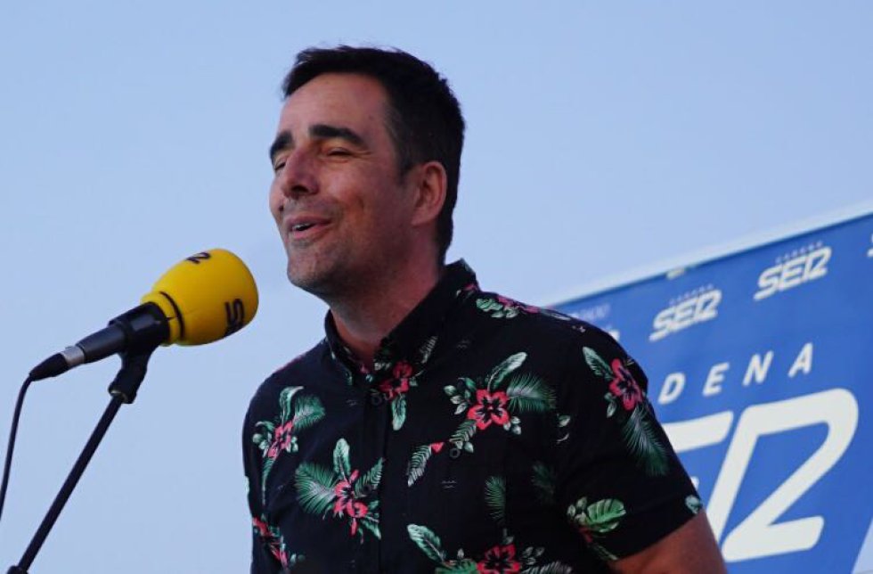 Dani Obregón no necesitó guitarra para encandilar con su magnífica voz a capela interpretando un pasodoble de Las estaciones Dani Obregón no necesitó guitarra para encandilar con su magnífica voz a capela interpretando un pasodoble de Las estaciones