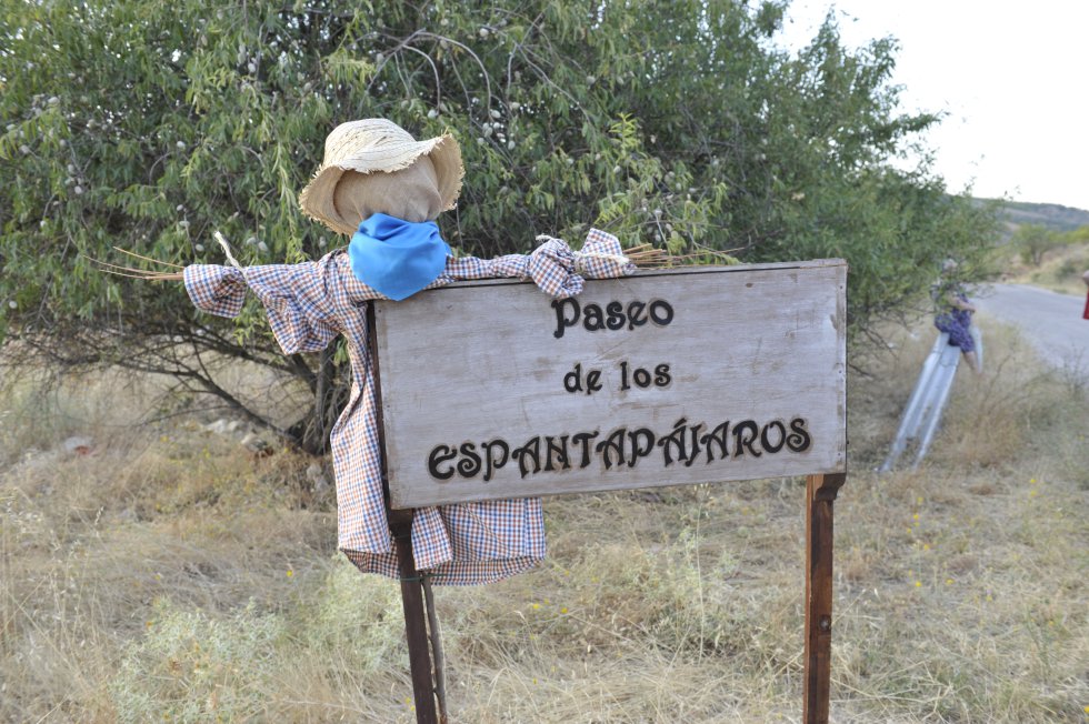 Torrejoncillo del Rey recupera los espantapájaros Torrejoncillo del Rey recupera los espantapájaros