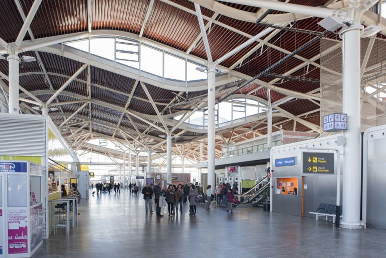 Más viajeros y más operaciones en el Aeropuerto de Zaragoza Radio Más viajeros y más operaciones en el Aeropuerto de Zaragoza Radio