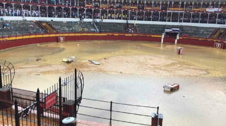 La Plaza de Toros de Calatayud, inundada por las lluvias
