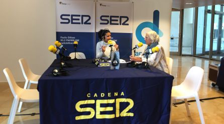 Azul Tejerina y Garbiñe Biurrun, Presidenta del Patronato Anesvad durante la entrevista
