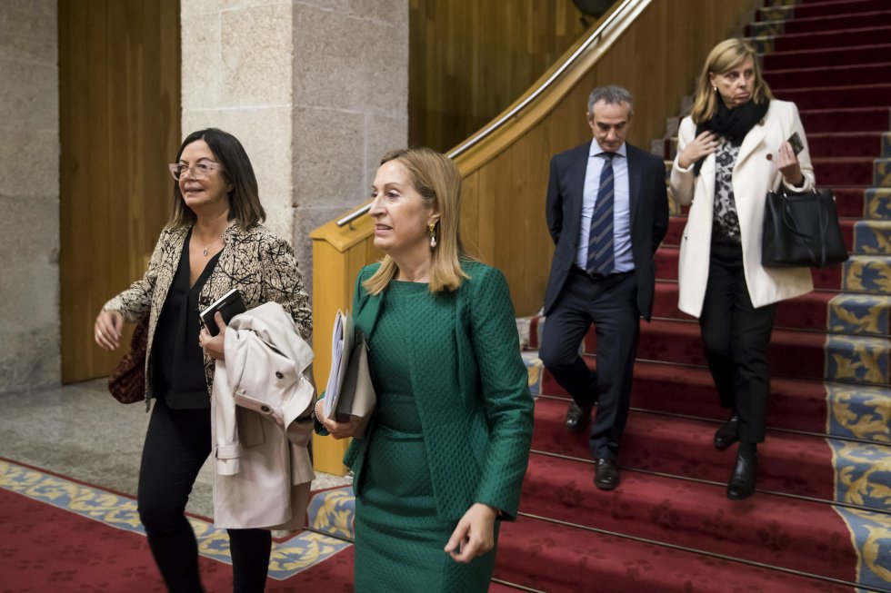 La presidenta del Congreso, Ana Pastor, junto a la directora de H25 Ángels Barceló, el director de la Cadena SER en Galicia, Mario Moreno, y la directora de contenidos de la Cadena SER en Galicia, Aida Pena. La presidenta del Congreso, Ana Pastor, junto a la directora de H25 Ángels Barceló, el director de la Cadena SER en Galicia, Mario Moreno, y la directora de contenidos de la Cadena SER en Galicia, Aida Pena.