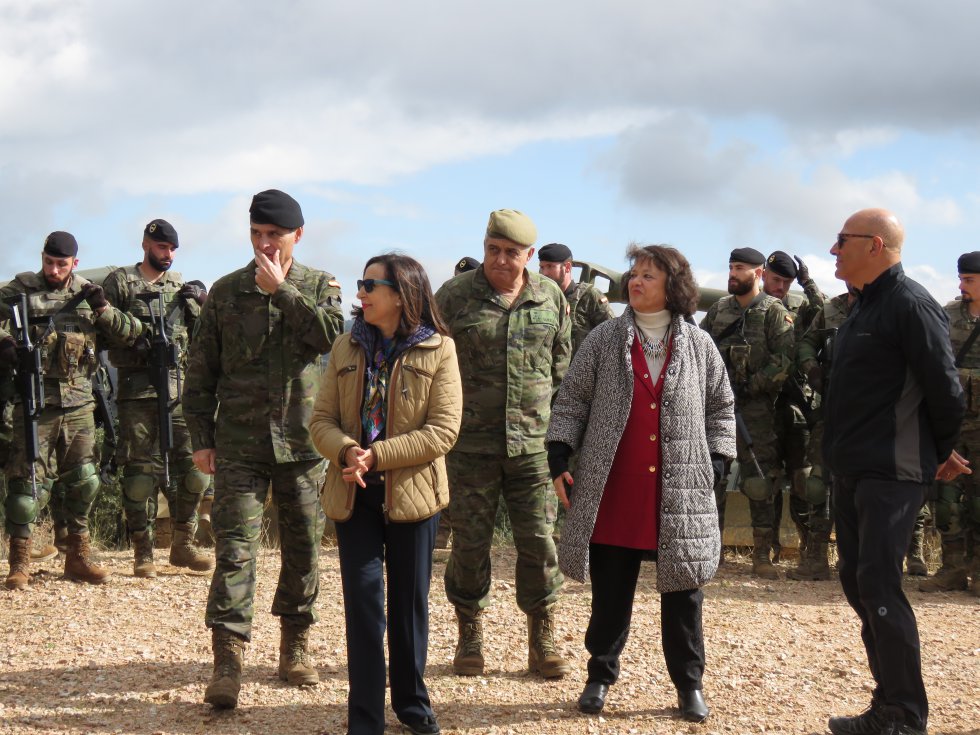 La ministra de Defensa, Margarita Robles, en el campo de tiro de Cerro Muriano La ministra de Defensa, Margarita Robles, en el campo de tiro de Cerro Muriano