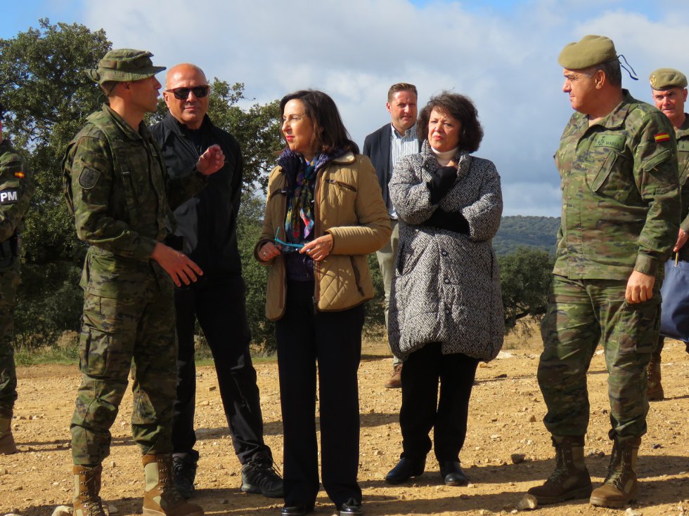 La ministra de Defensa, Margarita Robles, en el campo de tiro de Cerro Muriano La ministra de Defensa, Margarita Robles, en el campo de tiro de Cerro Muriano
