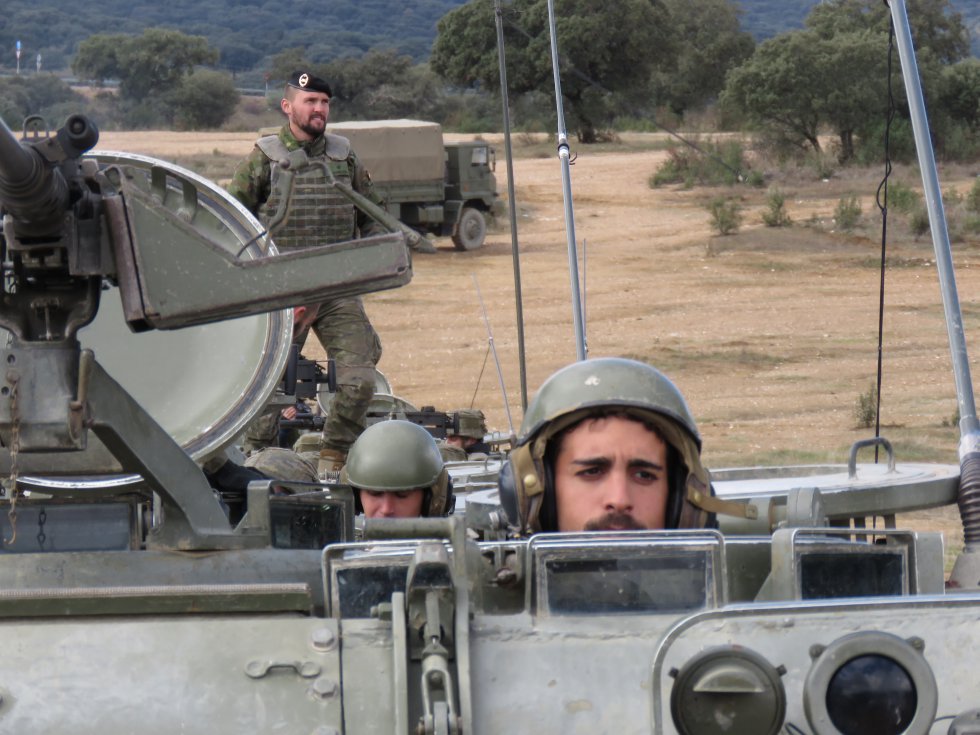 Militares de Cerro Muriano en los vehículos de transporte Militares de Cerro Muriano en los vehículos de transporte