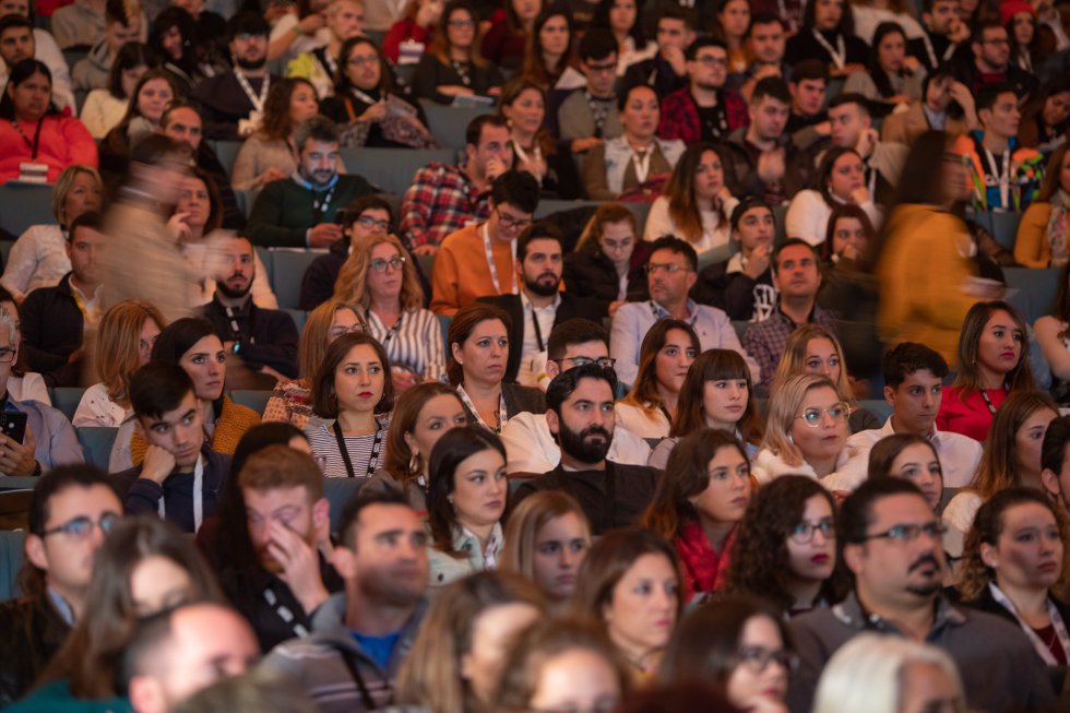 El público sigue con interés el incio del Branding Day Cádiz El público sigue con interés el incio del Branding Day Cádiz