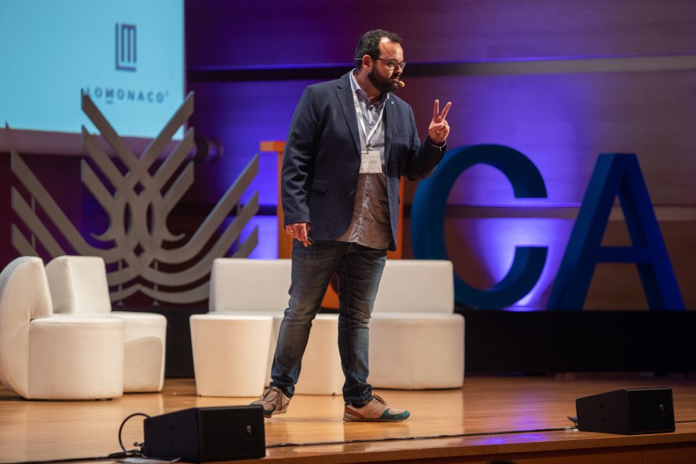Antonio Toledo, Director Comercial y de Marketing de Grupo Lo Monaco, durante su conferencia "Publicidad-Notoriedad y Consideración" Antonio Toledo, Director Comercial y de Marketing de Grupo Lo Monaco, durante su conferencia "Publicidad-Notoriedad y Consideración"