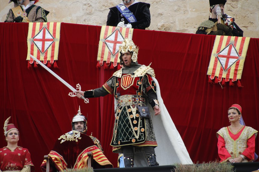 FOTOGALERÍA | La Rendició - Moros y Cristianos Petrer 2018 FOTOGALERÍA | La Rendició - Moros y Cristianos Petrer 2018