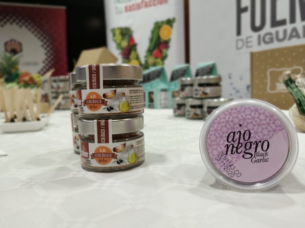 Canela Fina es un evento de la Cadena SER, organizado con la Cátedra de Gastronomía, la Universidad de Córdoba, el patrocinio de La Oportunidad y Deza Calidad y la colaboración de Emacsa, La Abuela Carmen, Denominación de Origen de Aceite de Pago, Denominación de Origen de Vinos Montilla Morales, Infrico y Frutas Valverde. Canela Fina es un evento de la Cadena SER, organizado con la Cátedra de Gastronomía, la Universidad de Córdoba, el patrocinio de La Oportunidad y Deza Calidad y la colaboración de Emacsa, La Abuela Carmen, Denominación de Origen de Aceite de Pago, Denominación de Origen de Vinos Montilla Morales, Infrico y Frutas Valverde.