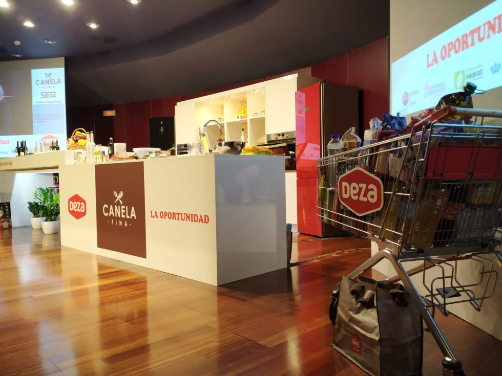 Canela Fina es un evento de la Cadena SER, organizado con la Cátedra de Gastronomía, la Universidad de Córdoba, el patrocinio de La Oportunidad y Deza Calidad y la colaboración de Emacsa, La Abuela Carmen, Denominación de Origen de Aceite de Pago, Denominación de Origen de Vinos Montilla Morales, Infrico y Frutas Valverde. Canela Fina es un evento de la Cadena SER, organizado con la Cátedra de Gastronomía, la Universidad de Córdoba, el patrocinio de La Oportunidad y Deza Calidad y la colaboración de Emacsa, La Abuela Carmen, Denominación de Origen de Aceite de Pago, Denominación de Origen de Vinos Montilla Morales, Infrico y Frutas Valverde.