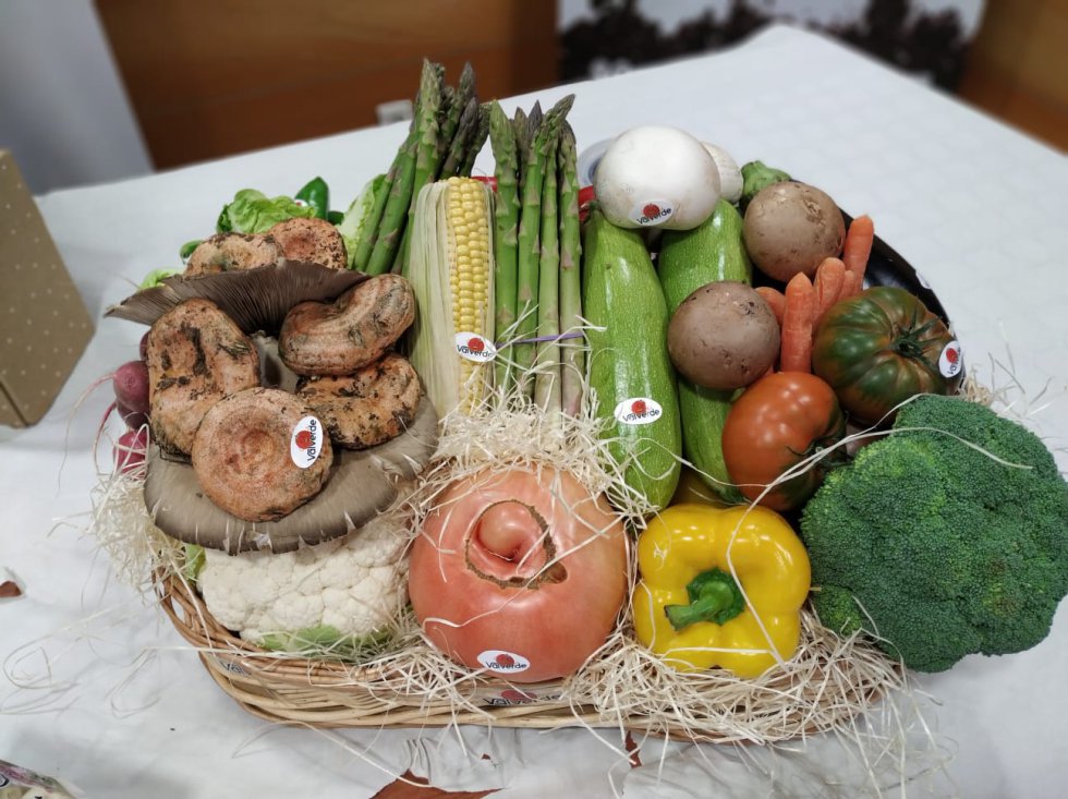 Canela Fina es un evento de la Cadena SER, organizado con la Cátedra de Gastronomía, la Universidad de Córdoba, el patrocinio de La Oportunidad y Deza Calidad y la colaboración de Emacsa, La Abuela Carmen, Denominación de Origen de Aceite de Pago, Denominación de Origen de Vinos Montilla Morales, Infrico y Frutas Valverde. Canela Fina es un evento de la Cadena SER, organizado con la Cátedra de Gastronomía, la Universidad de Córdoba, el patrocinio de La Oportunidad y Deza Calidad y la colaboración de Emacsa, La Abuela Carmen, Denominación de Origen de Aceite de Pago, Denominación de Origen de Vinos Montilla Morales, Infrico y Frutas Valverde.