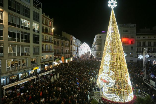 1 iluminaci/ón LED 3 en 1 Conjunto de Navidad sus 8 figuras 1 bel/én luminoso