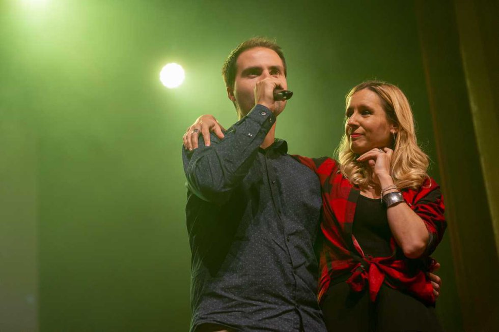 El coordinador de les emissores musicals de SER Catalunya, Sergi Sánchez, amb la presentadora del concert, Cristina Dalmau El coordinador de les emissores musicals de SER Catalunya, Sergi Sánchez, amb la presentadora del concert, Cristina Dalmau
