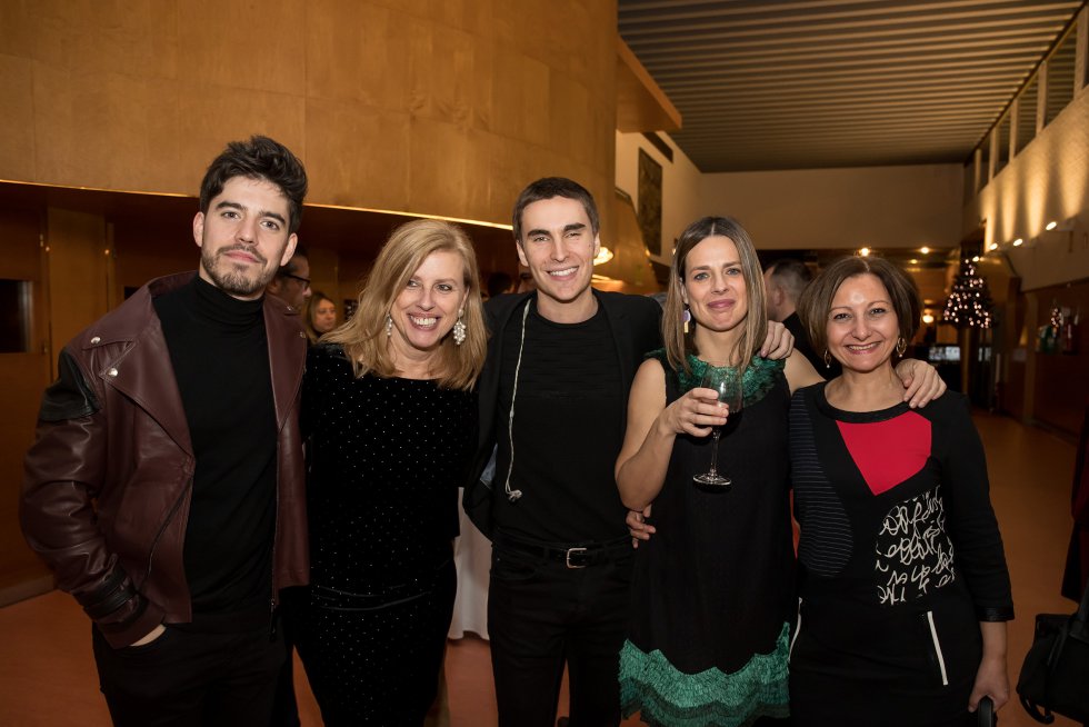 Las periodistas de la SER, Aida Pena, Ainhoa Apestegui e Isabel Bravo junto a Roi Méndez y Carlos Ares. Las periodistas de la SER, Aida Pena, Ainhoa Apestegui e Isabel Bravo junto a Roi Méndez y Carlos Ares.