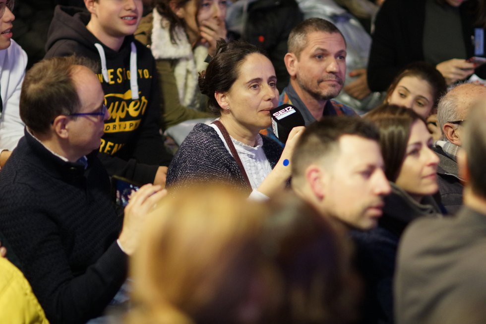 Per l'Estudi Toresky de Ràdio Barcelona van passar-hi més de 700 persones, algunes van aprofitar per licitar en directe Per l'Estudi Toresky de Ràdio Barcelona van passar-hi més de 700 persones, algunes van aprofitar per licitar en directe