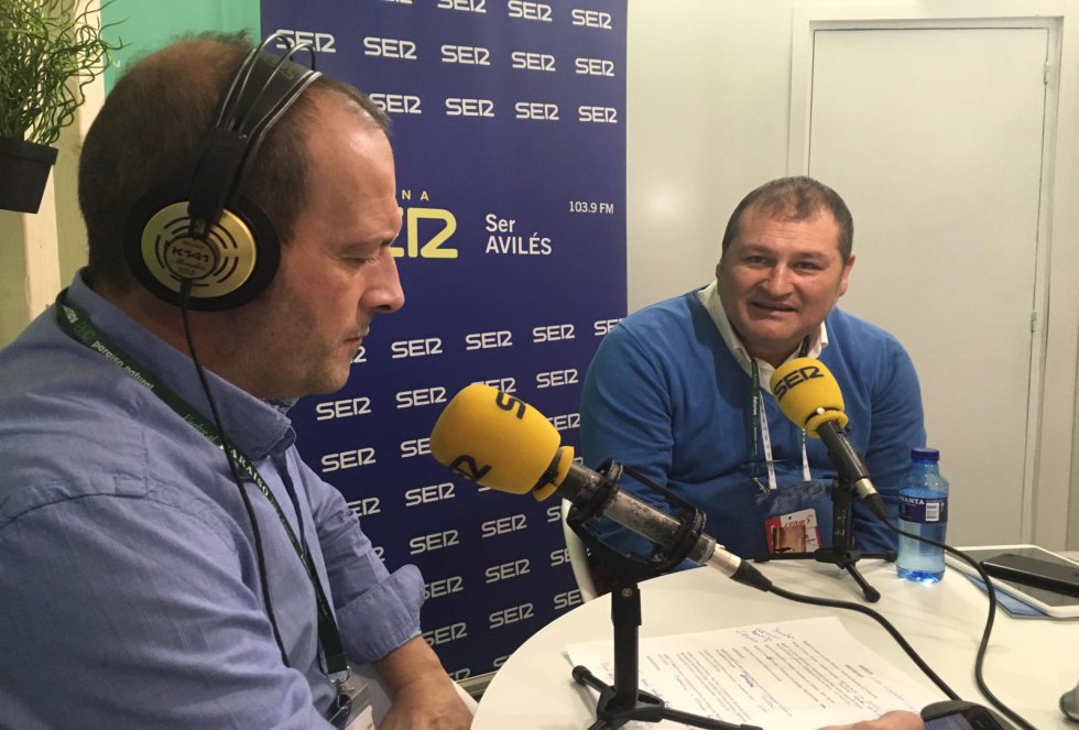 El regidor de Vegadeo, César Álvarez, durante la entrevista con Nacho Poncela El regidor de Vegadeo, César Álvarez, durante la entrevista con Nacho Poncela
