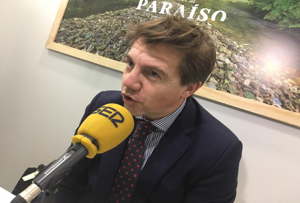 El presidente de Otea, José Luis Álvarez Almeyda, en el stand de Fitur de SER Gijón y SER Avilés El presidente de Otea, José Luis Álvarez Almeyda, en el stand de Fitur de SER Gijón y SER Avilés