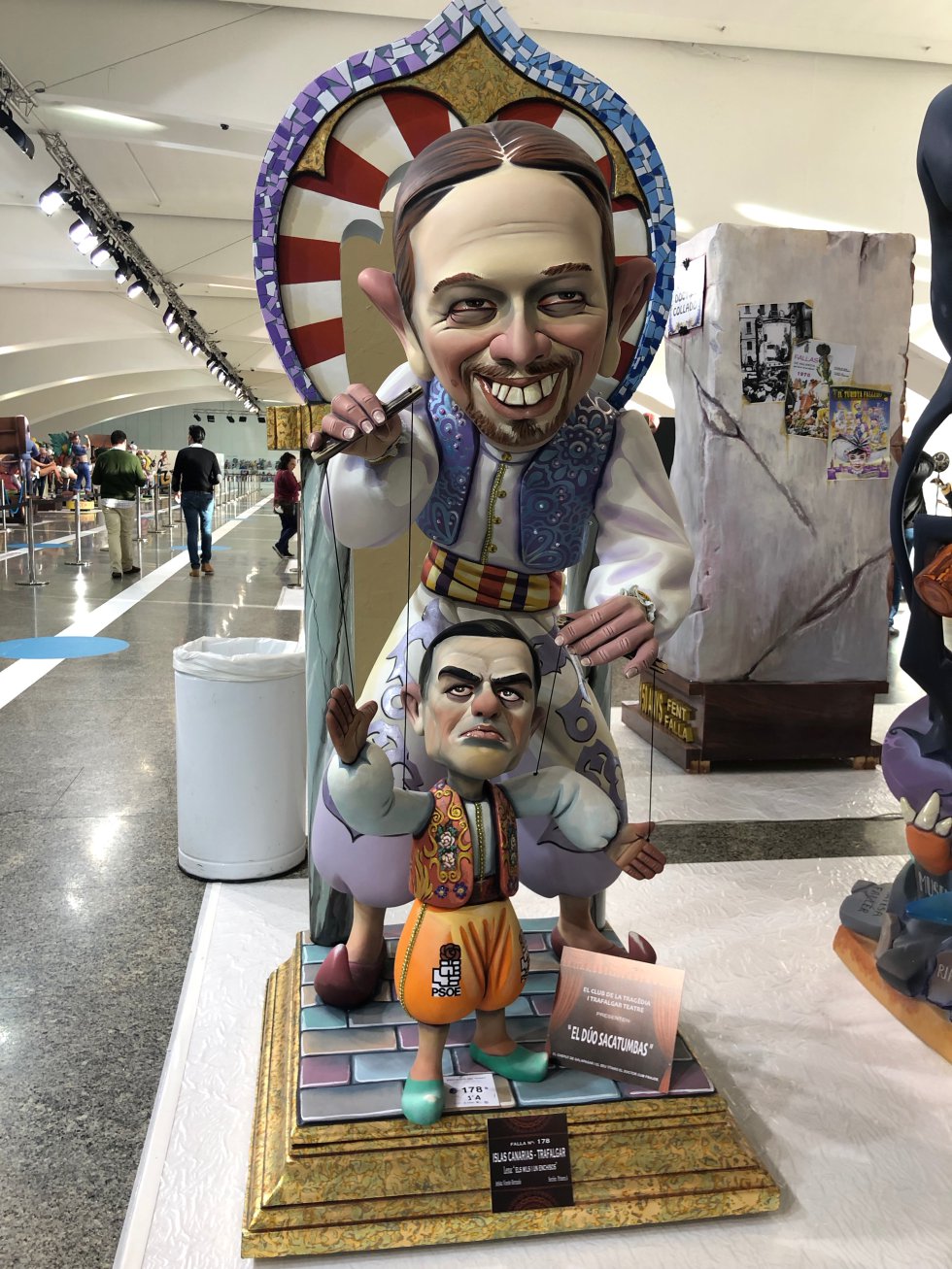 Fotogalería: Franco, Abascal, Juan Carlos I y Pedro Sánchez inspiran a las Fallas Fotogalería: Franco, Abascal, Juan Carlos I y Pedro Sánchez inspiran a las Fallas