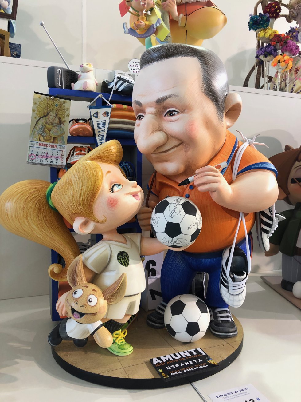 Ninots de las fallas de sección especial y municipales Ninots de las fallas de sección especial y municipales