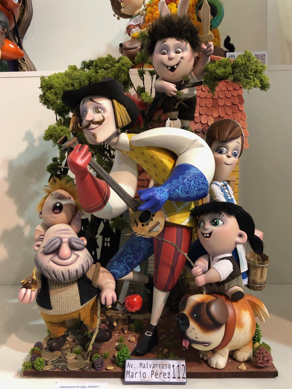 Ninots de las fallas de sección especial y municipales Ninots de las fallas de sección especial y municipales