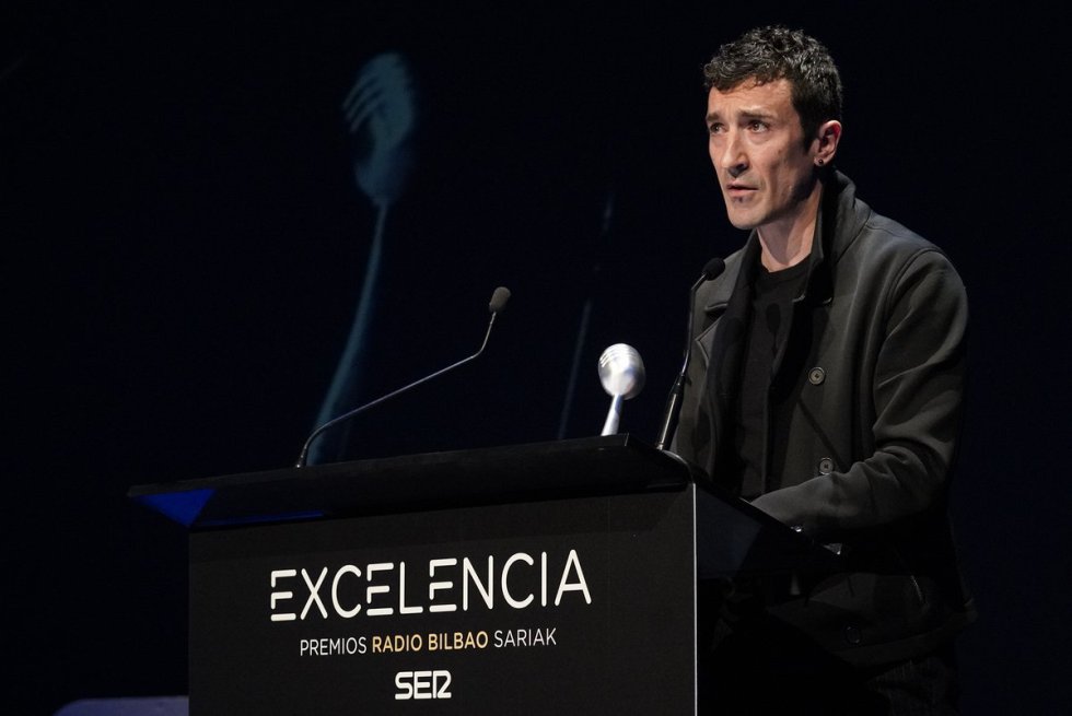 Eneko Atxa, ganador del Premio Radio Bilbao a la Excelencia en la categoría de Gastronomía. Eneko Atxa, ganador del Premio Radio Bilbao a la Excelencia en la categoría de Gastronomía.