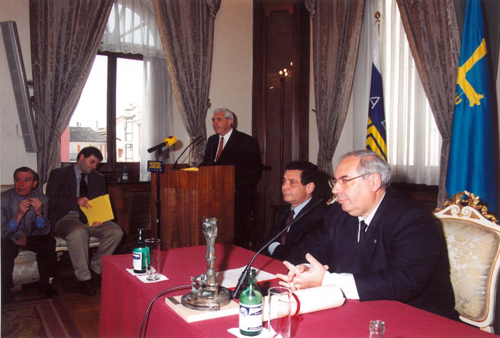 Acto de entrega del Premio (1998) Acto de entrega del Premio (1998)