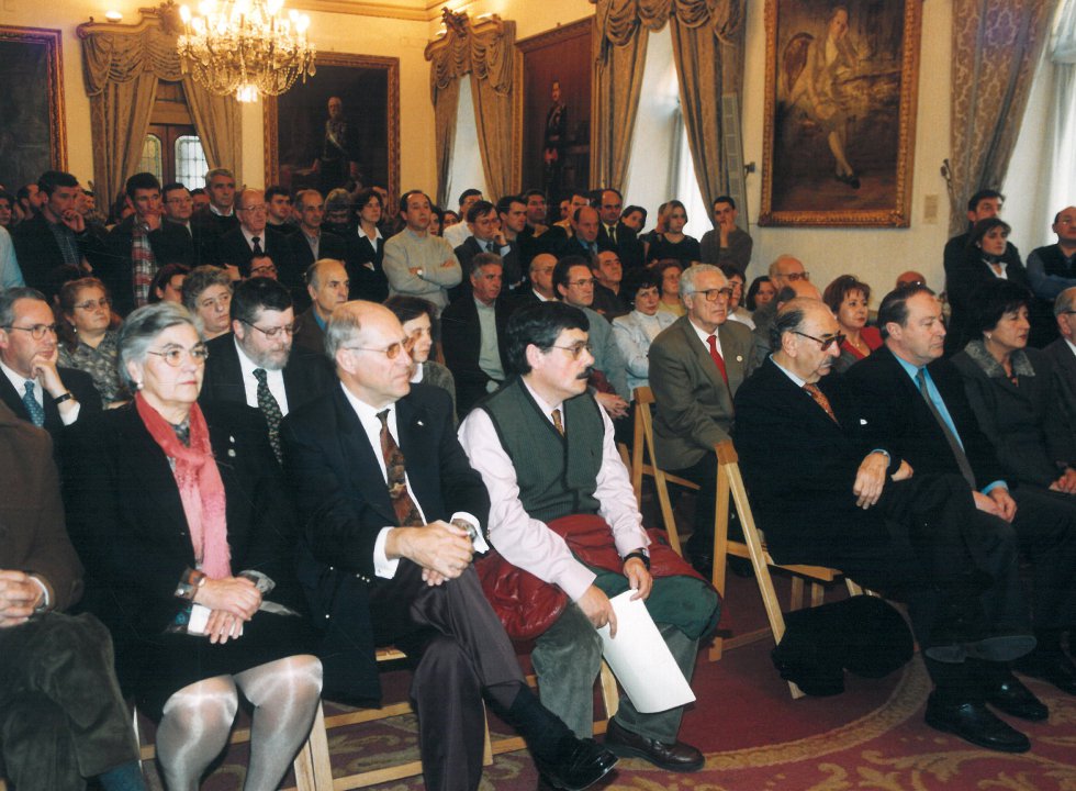 Asistentes a la entrega del galardón (1999) Asistentes a la entrega del galardón (1999)