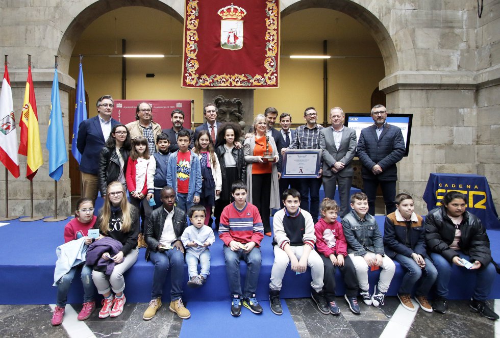 Foto de familia del galardonado 'Mar de Niebla' Foto de familia del galardonado 'Mar de Niebla'