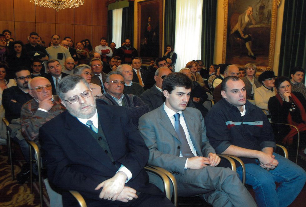 Algunos de los asistentes a la entrega del galardón (2003) Algunos de los asistentes a la entrega del galardón (2003)