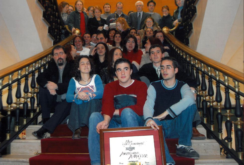 Foto de familia del galardonado, Abierto Hasta el Amanecer (2003) Foto de familia del galardonado, Abierto Hasta el Amanecer (2003)