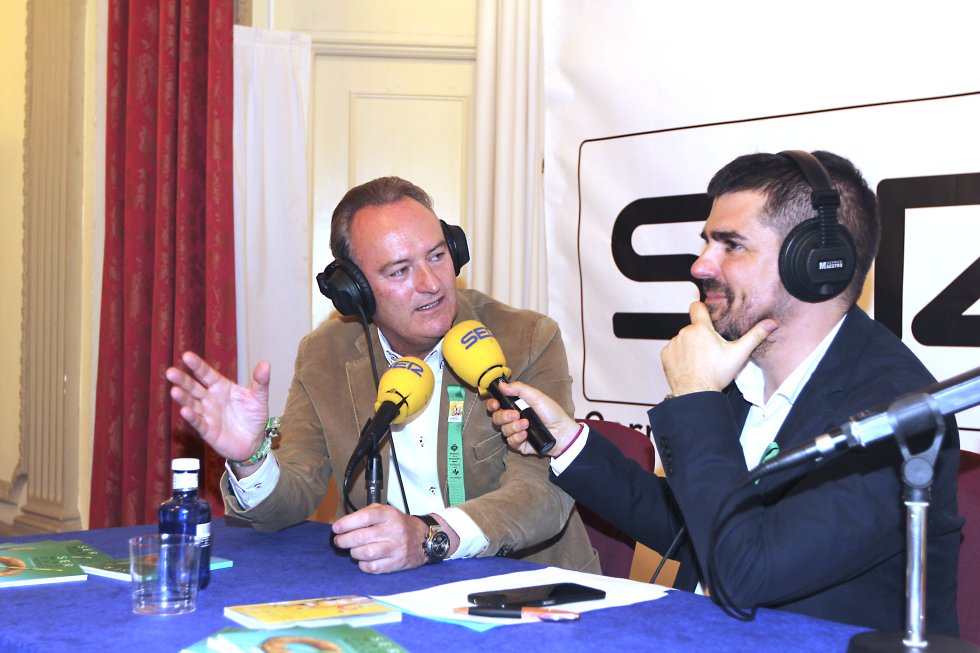Fiestas de la Magdalena: La Terraza de Radio Castellón Fiestas de la Magdalena: La Terraza de Radio Castellón