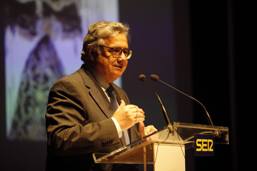 Otro detalle de la intervención de Antonio Yélamo, director de Radio Sevilla Otro detalle de la intervención de Antonio Yélamo, director de Radio Sevilla