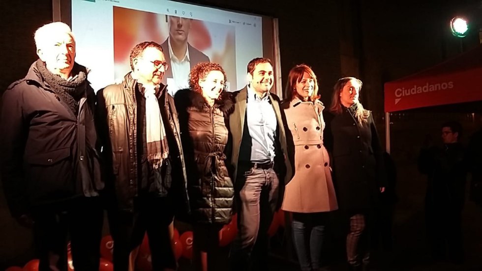Inicio de la campaña de Ciudadanos en la Plaza San Bruno de Zaragoza Inicio de la campaña de Ciudadanos en la Plaza San Bruno de Zaragoza