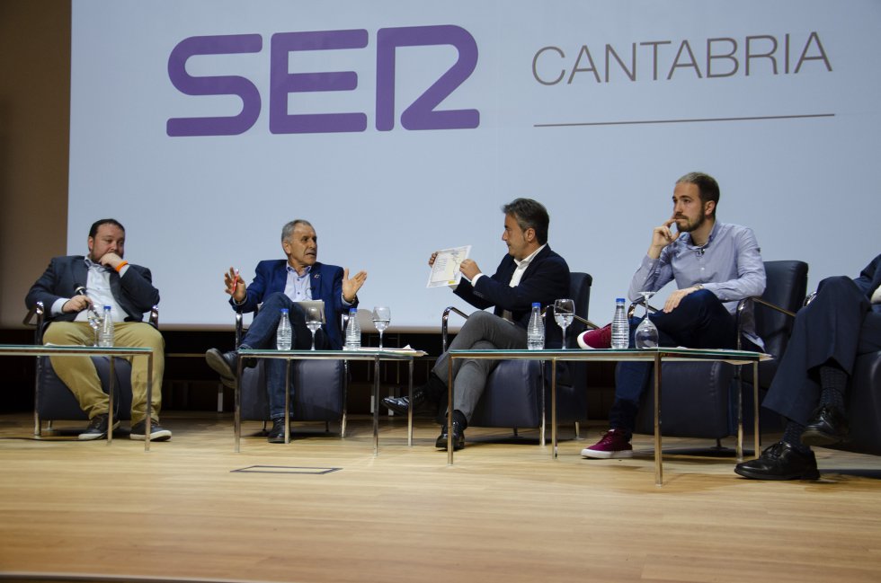 Galería fotográfica del debate de los candidatos al Congreso por Cantabria