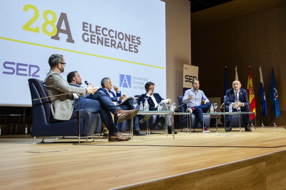 Galería fotográfica del debate de los candidatos al Congreso por Cantabria