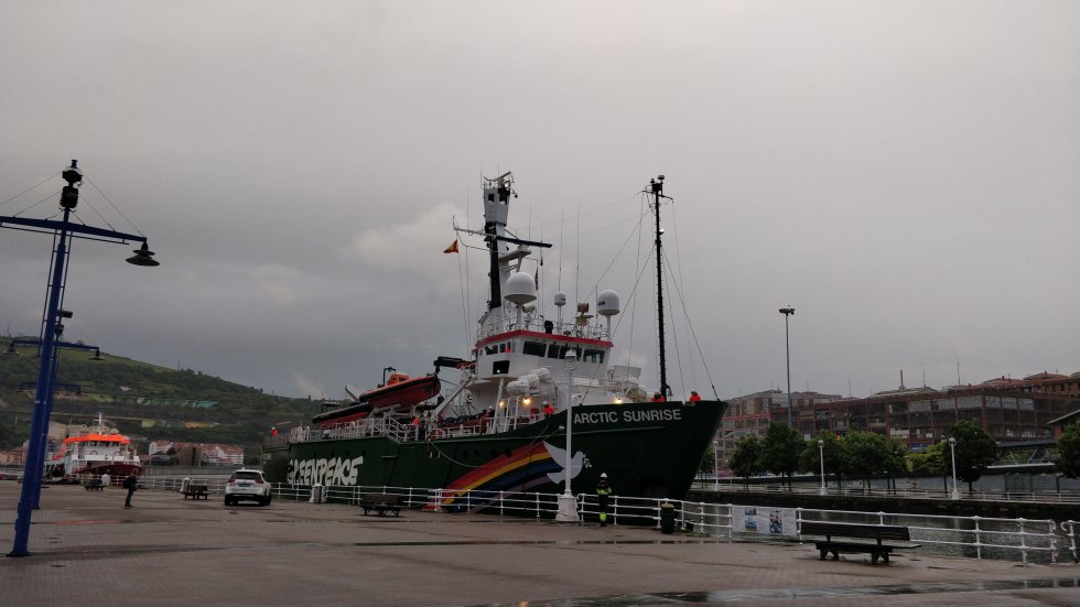 La llegada del barco al muelle La llegada del barco al muelle
