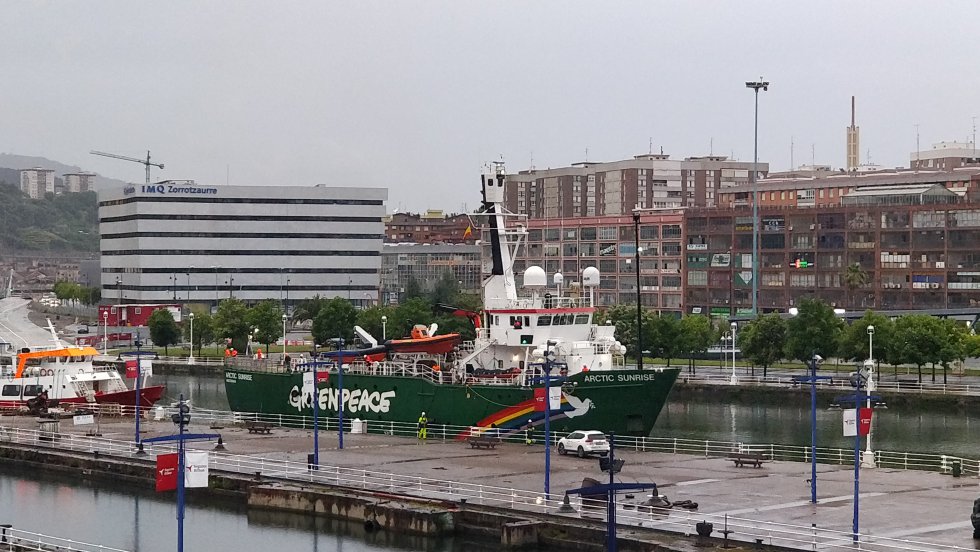 La llegada del barco al muelle La llegada del barco al muelle