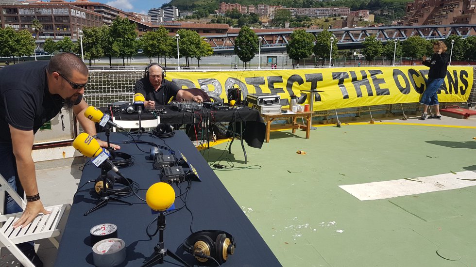 Mañana de radio y visitas Mañana de radio y visitas