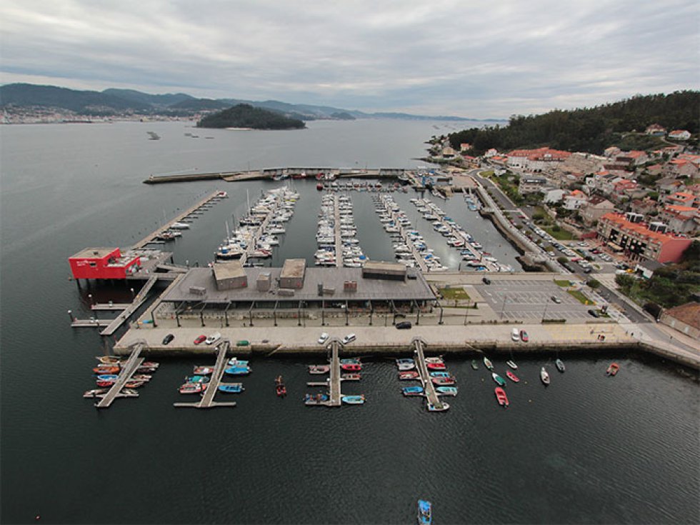 Puerto deportivo desde el aire Puerto deportivo desde el aire
