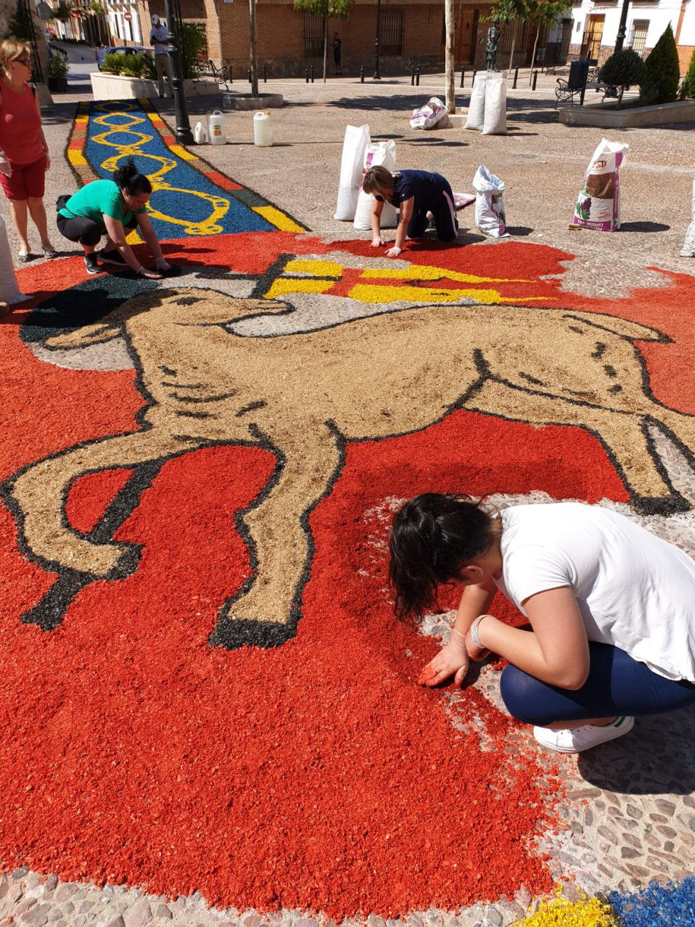 Vistosa alfombra en Moral de Calatrava Vistosa alfombra en Moral de Calatrava