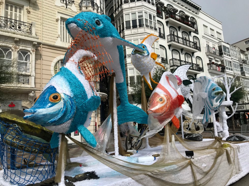 'Al rescate. Salvemos nuestros mares'. Javier Carrasco. 'Al rescate. Salvemos nuestros mares'. Javier Carrasco.