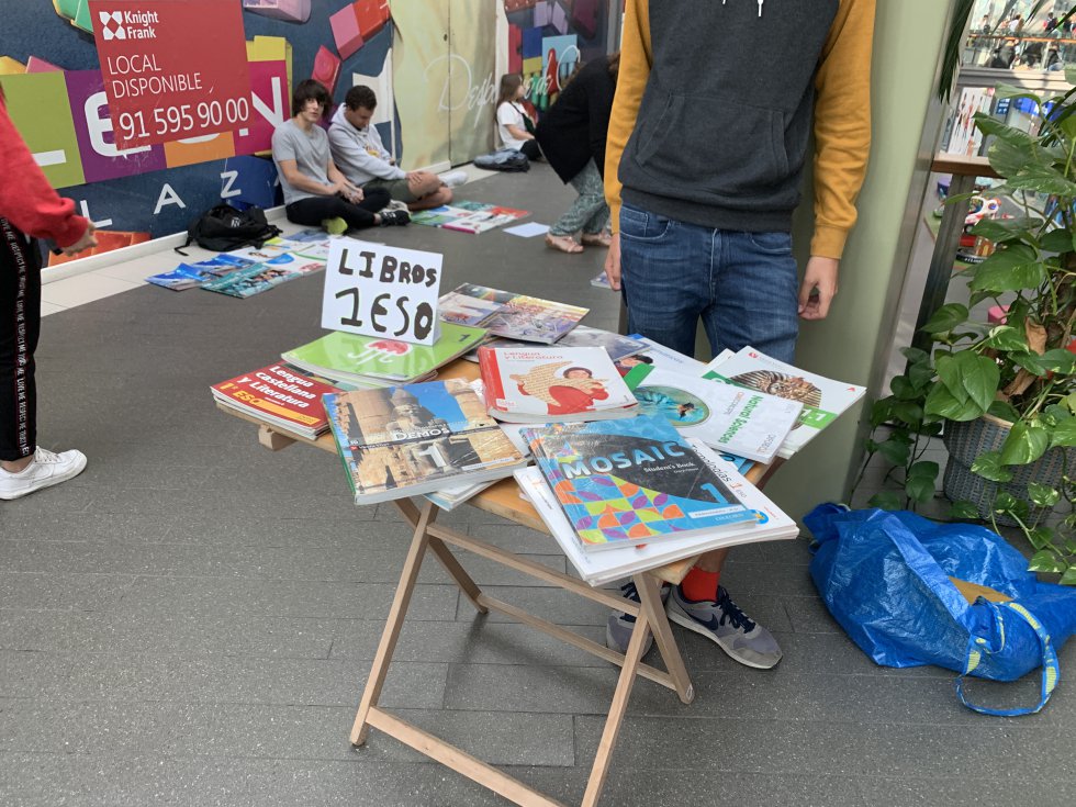 El Mercadillo Gelete del libro usado de texto se convierte en éxito un año más El Mercadillo Gelete del libro usado de texto se convierte en éxito un año más