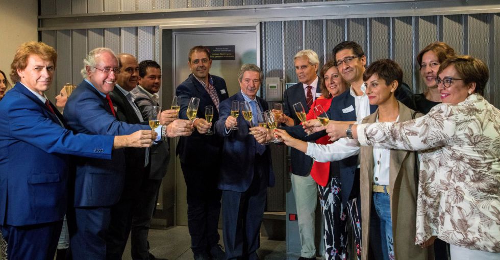 Las imágenes del primer avión en el aeropuerto Las imágenes del primer avión en el aeropuerto