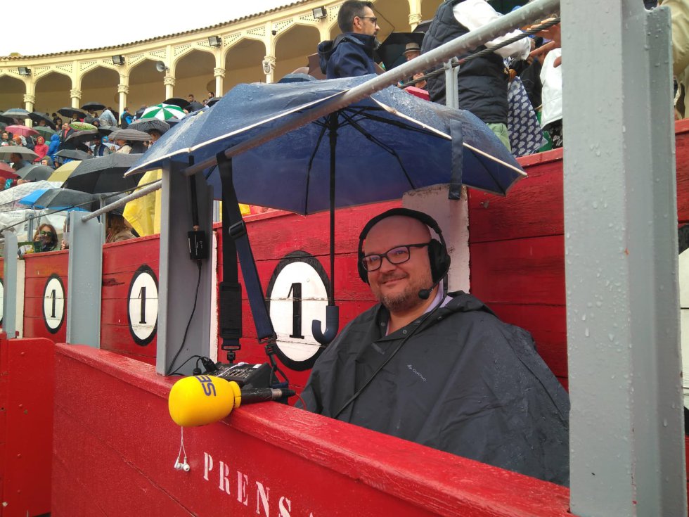 La lluvia, protagonista de las imágenes de la Feria de este viernes 13 La lluvia, protagonista de las imágenes de la Feria de este viernes 13