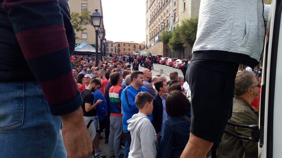 Importante respuesta del público de Toledo pese a la lluvía que respetó el final de etapa Importante respuesta del público de Toledo pese a la lluvía que respetó el final de etapa