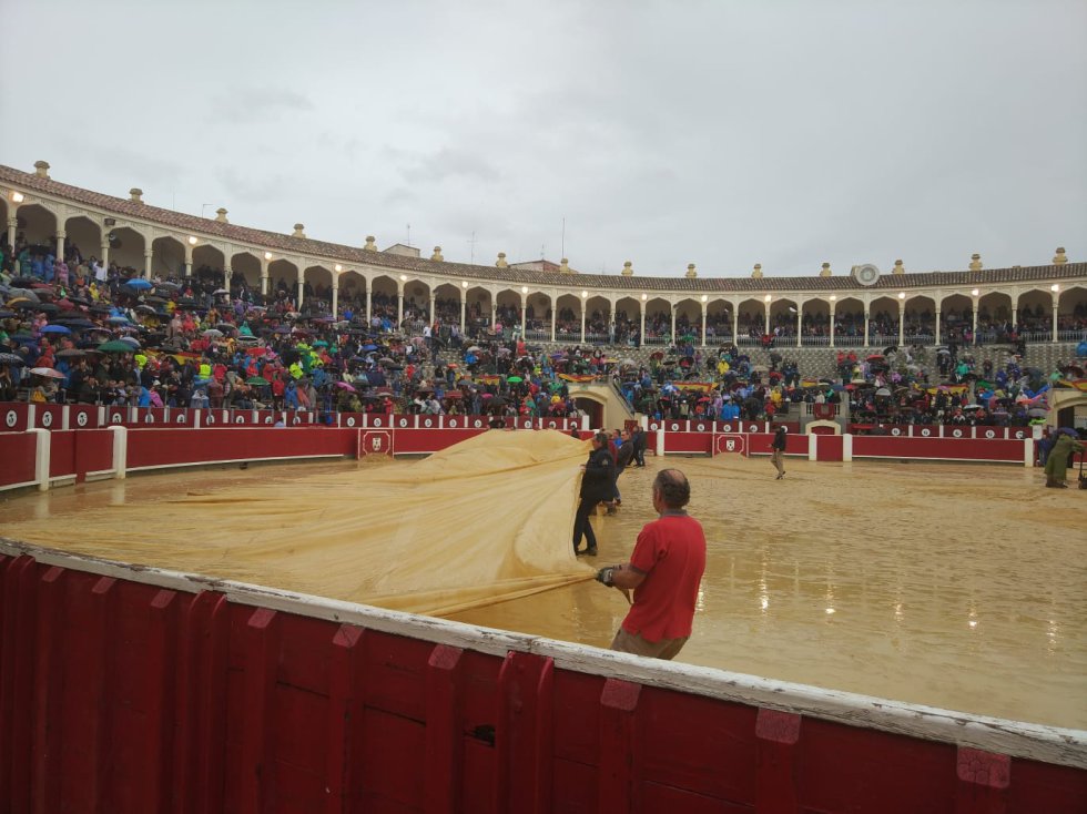 Las imágenes de la cancelación de la corrida de toros del Juli, Manzanares y Ureña Las imágenes de la cancelación de la corrida de toros del Juli, Manzanares y Ureña