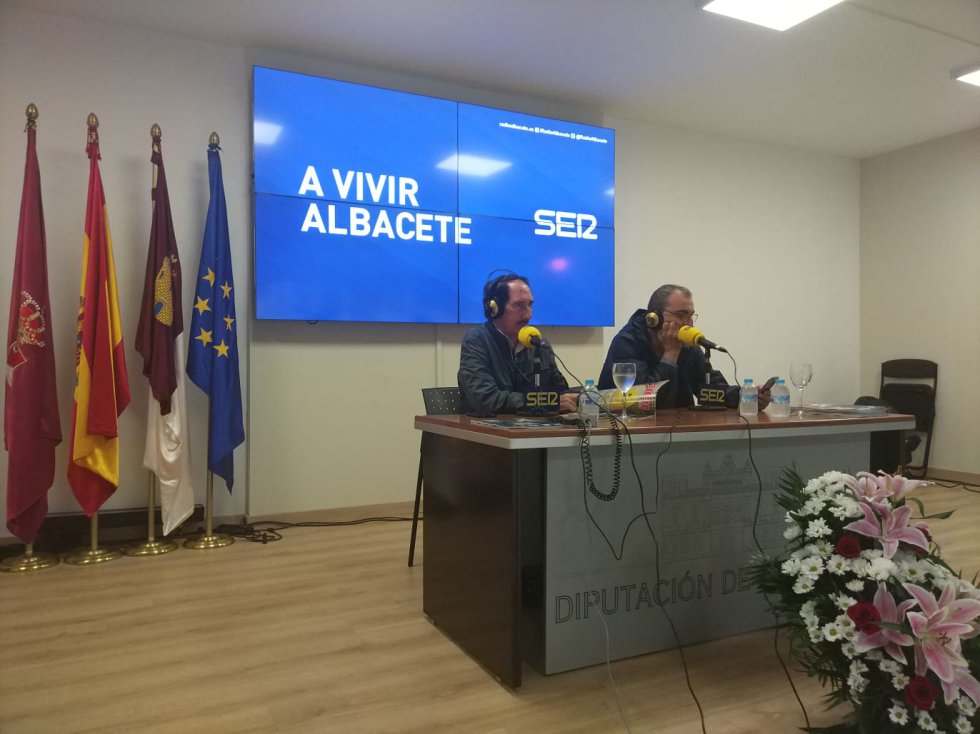 La ofrenda floral a la Virgen de los Llanos y el partido del Alba, en imágenes La ofrenda floral a la Virgen de los Llanos y el partido del Alba, en imágenes