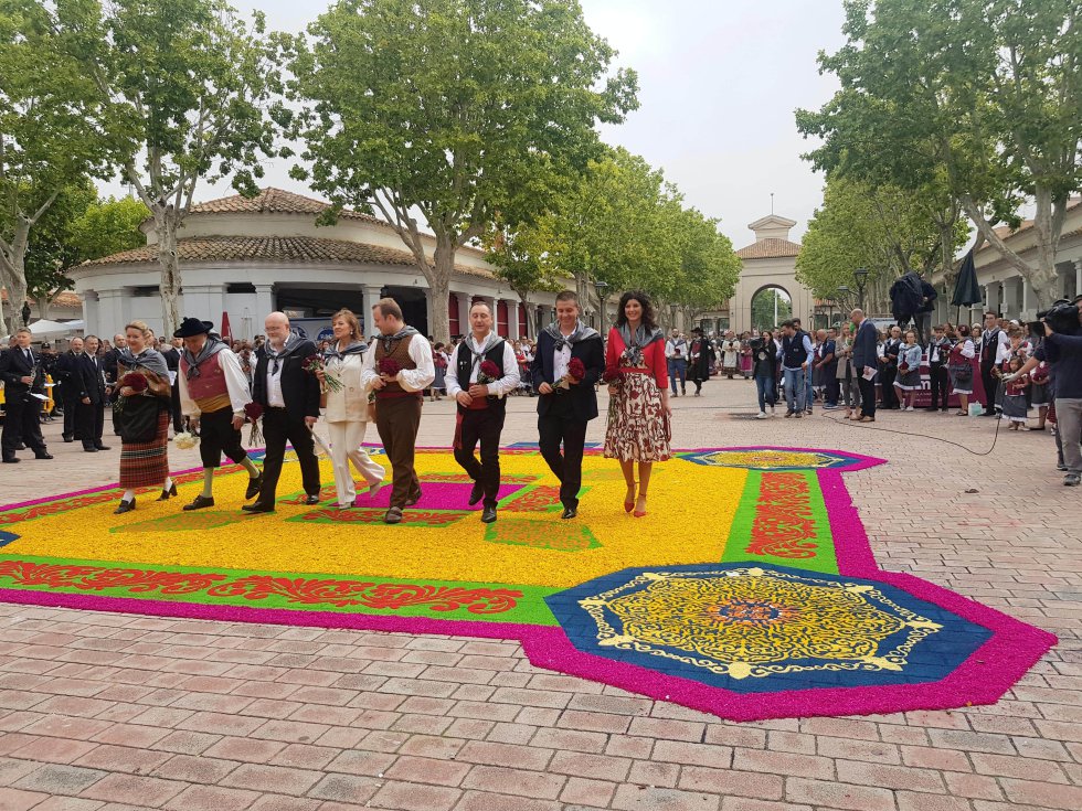 La ofrenda floral a la Virgen de los Llanos y el partido del Alba, en imágenes La ofrenda floral a la Virgen de los Llanos y el partido del Alba, en imágenes